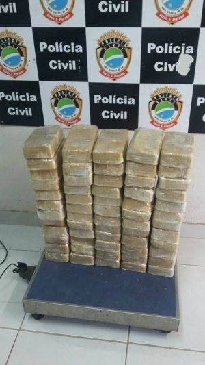 PRF e Políca Civil apreendem 60 Kg de cocaína em Terenos