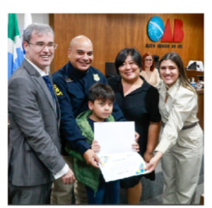 Diretor do SinPRF-MS recebe homenagem da OAB-MS pelo Projeto PRF Amiga dos Autistas