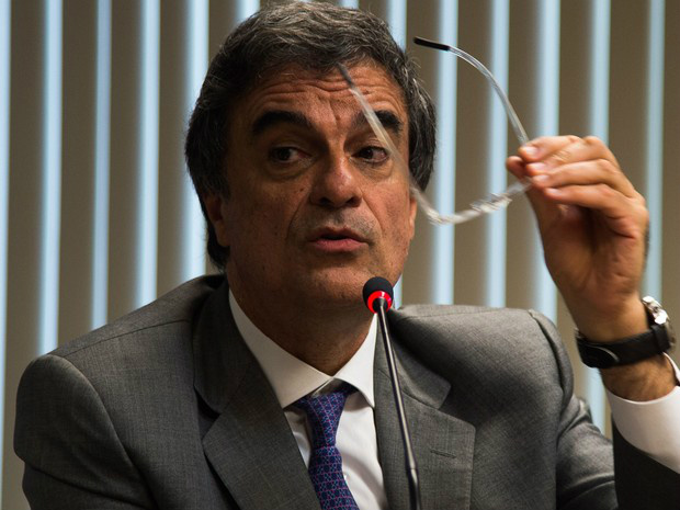 Planalto anuncia que Cardozo deixa o Ministério da Justiça e assume a AGU