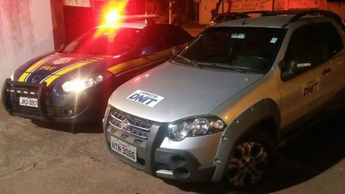 Condutor é preso em carro furtado com adesivo falsificado do DNIT